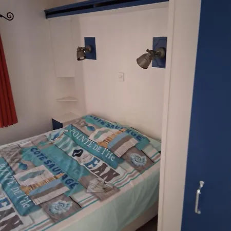 Les Acacias Parque de Campismo Saint-Paulet-de-Caisson