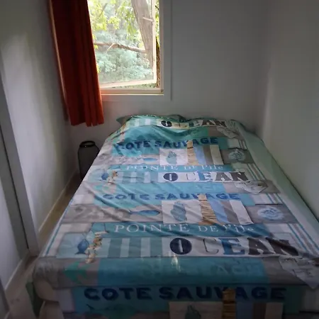 캠프장 Les Acacias Saint-Paulet-de-Caisson